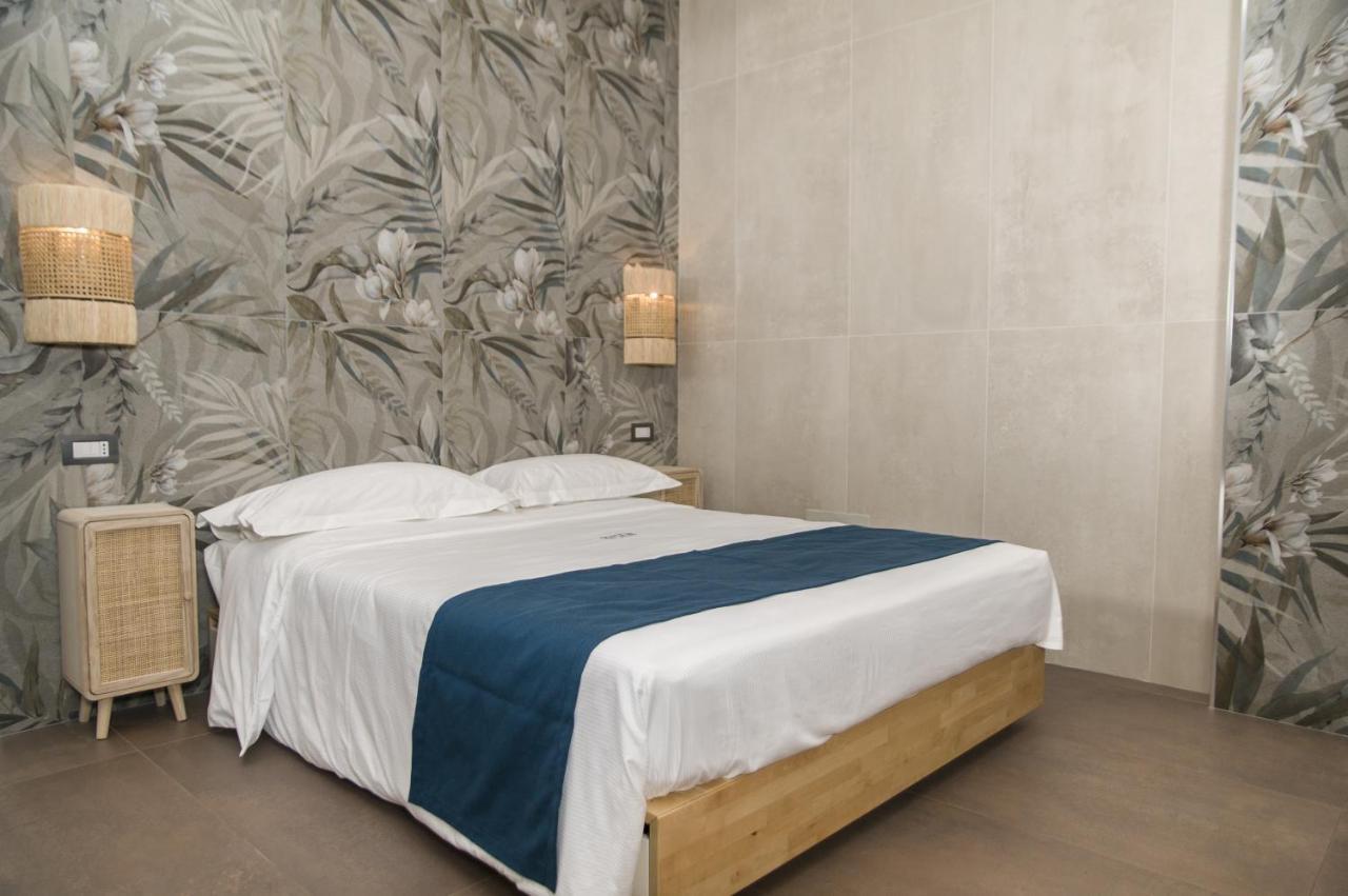 Suite 18 Luxury Apartments Bari Exterior foto