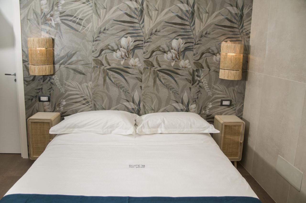Suite 18 Luxury Apartments Bari Exterior foto