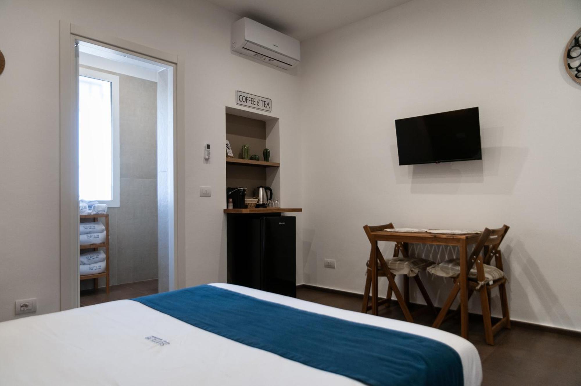 Suite 18 Luxury Apartments Bari Exterior foto